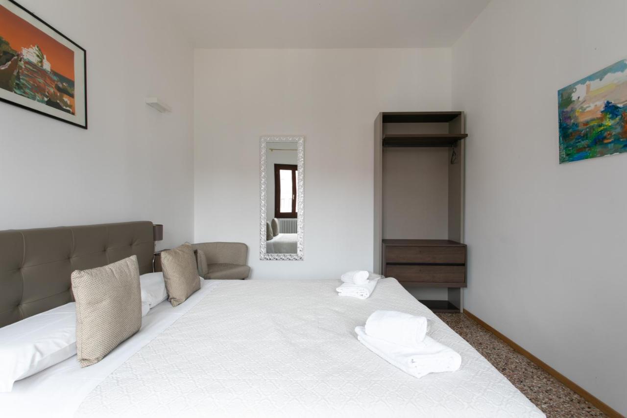 شقة Residenza Pomponi Deluxe البندقية المظهر الخارجي الصورة